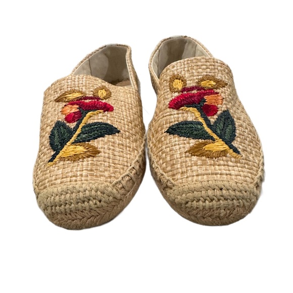 NWT Tory Burch Raffia Embroidered Fruit Basket Espadrilles Size 5.5 - Picture 1 of 7